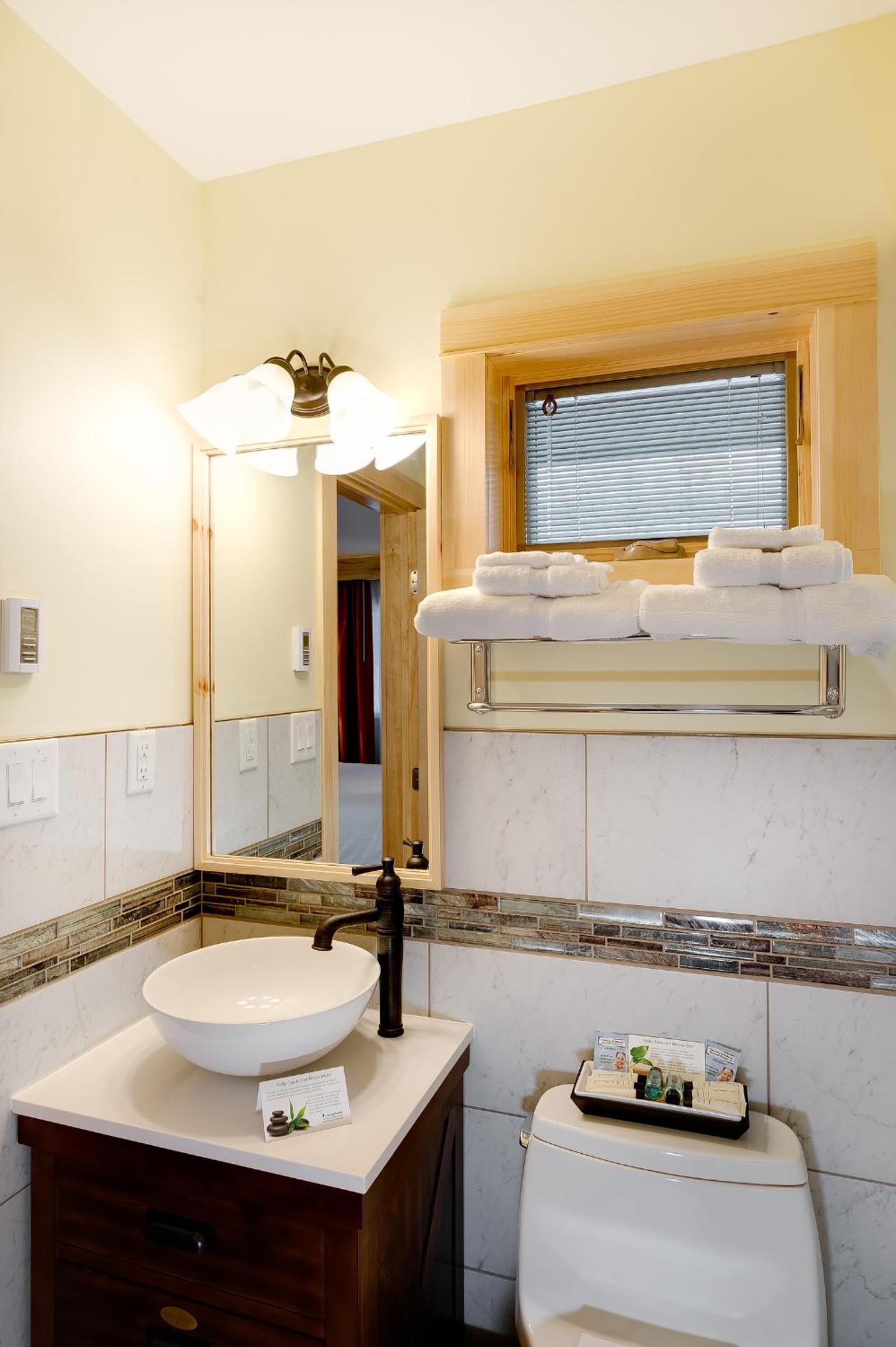 Adirondack Spruce Lodge