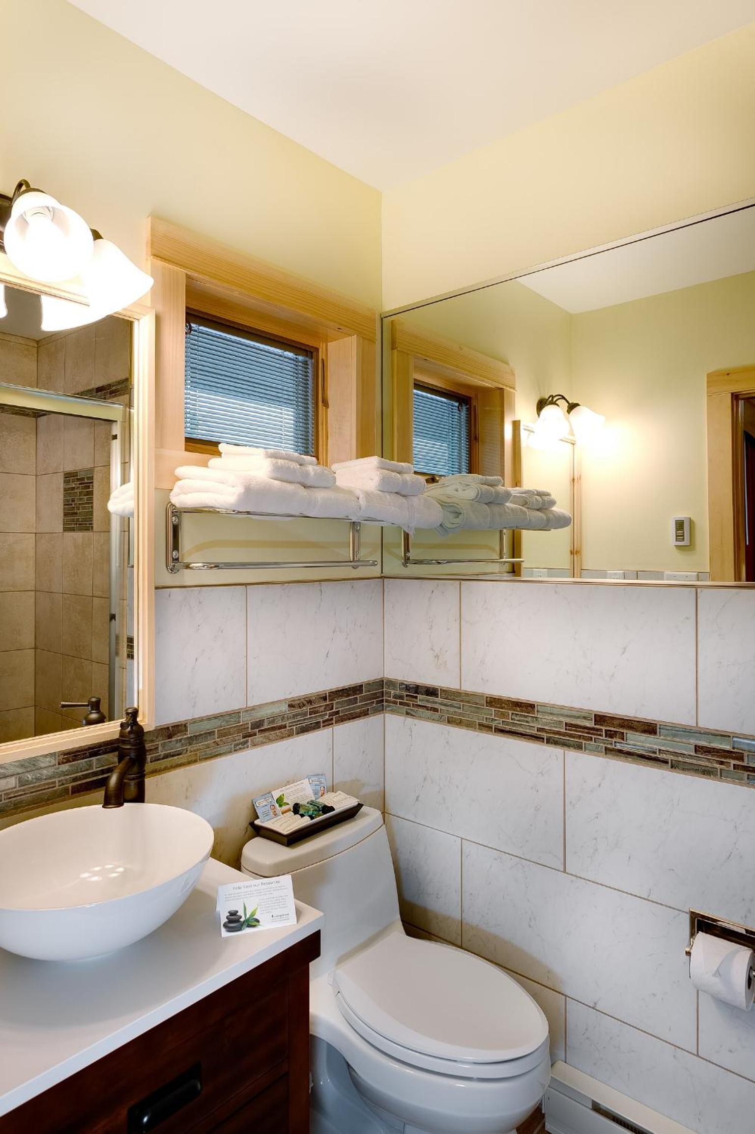 Adirondack Spruce Lodge