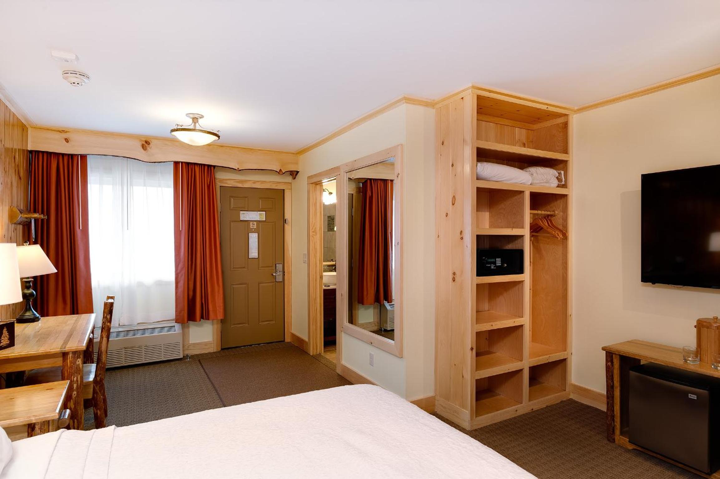Adirondack Spruce Lodge