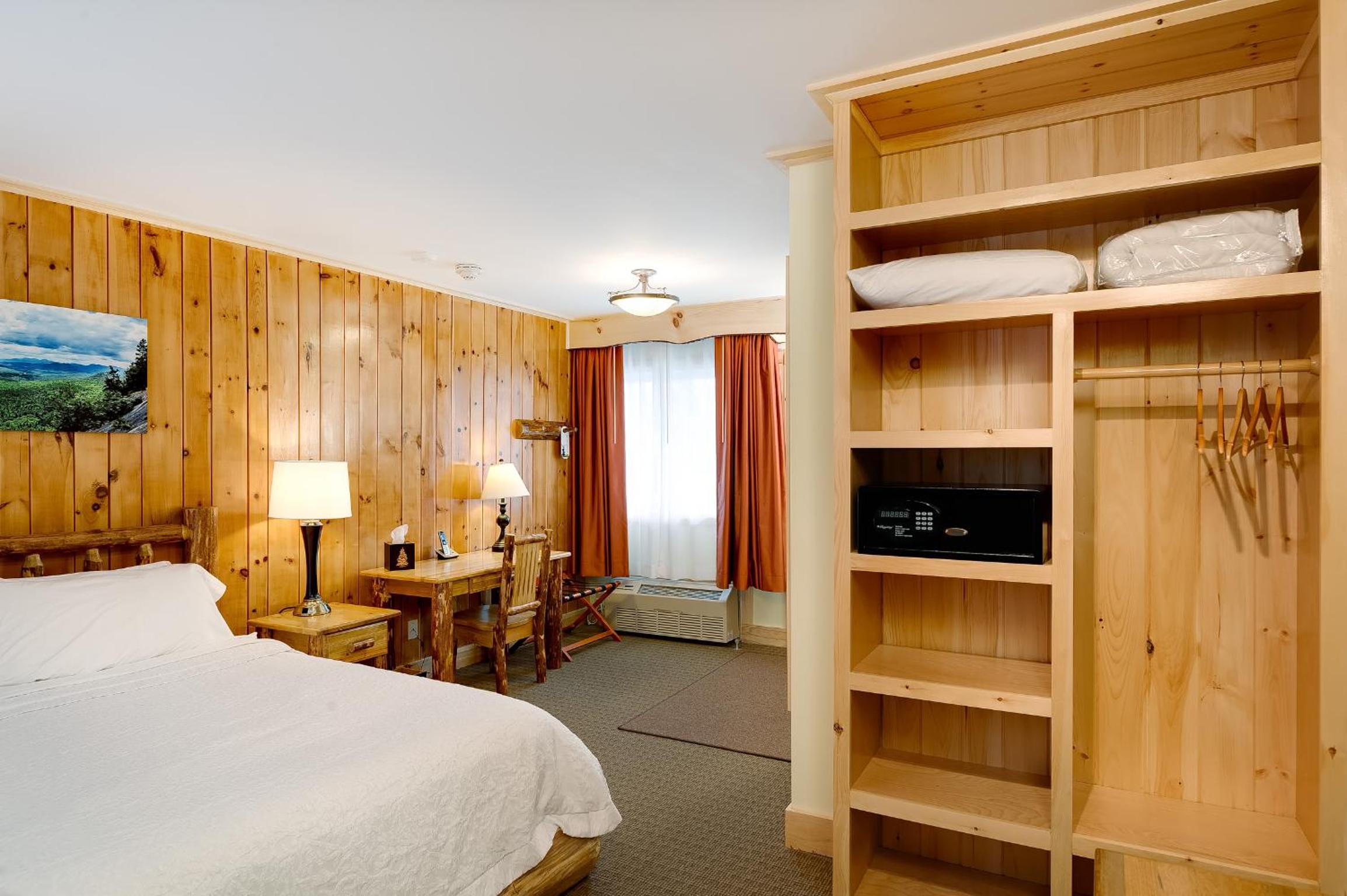 Adirondack Spruce Lodge