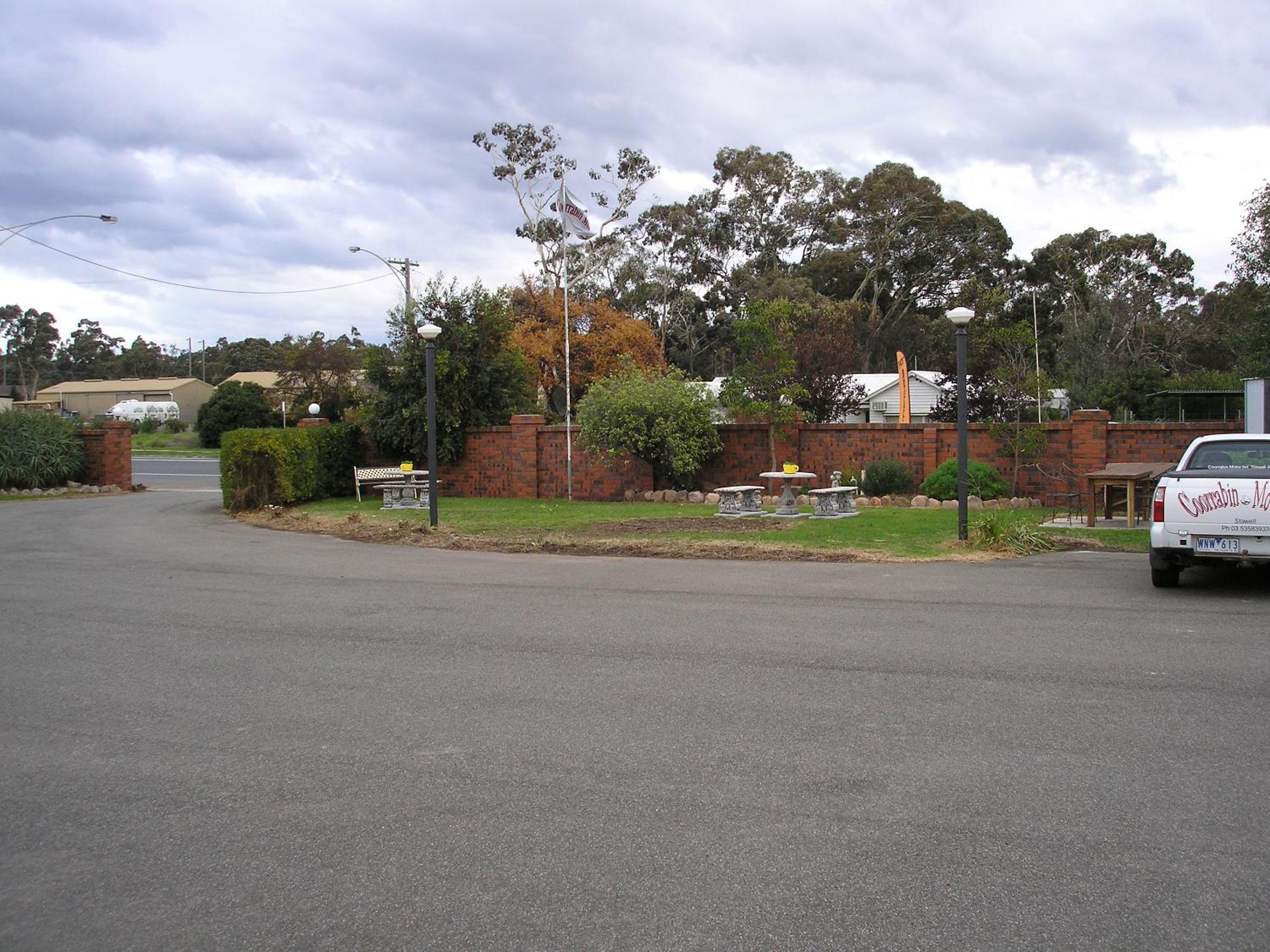 Coorrabin Motor Inn