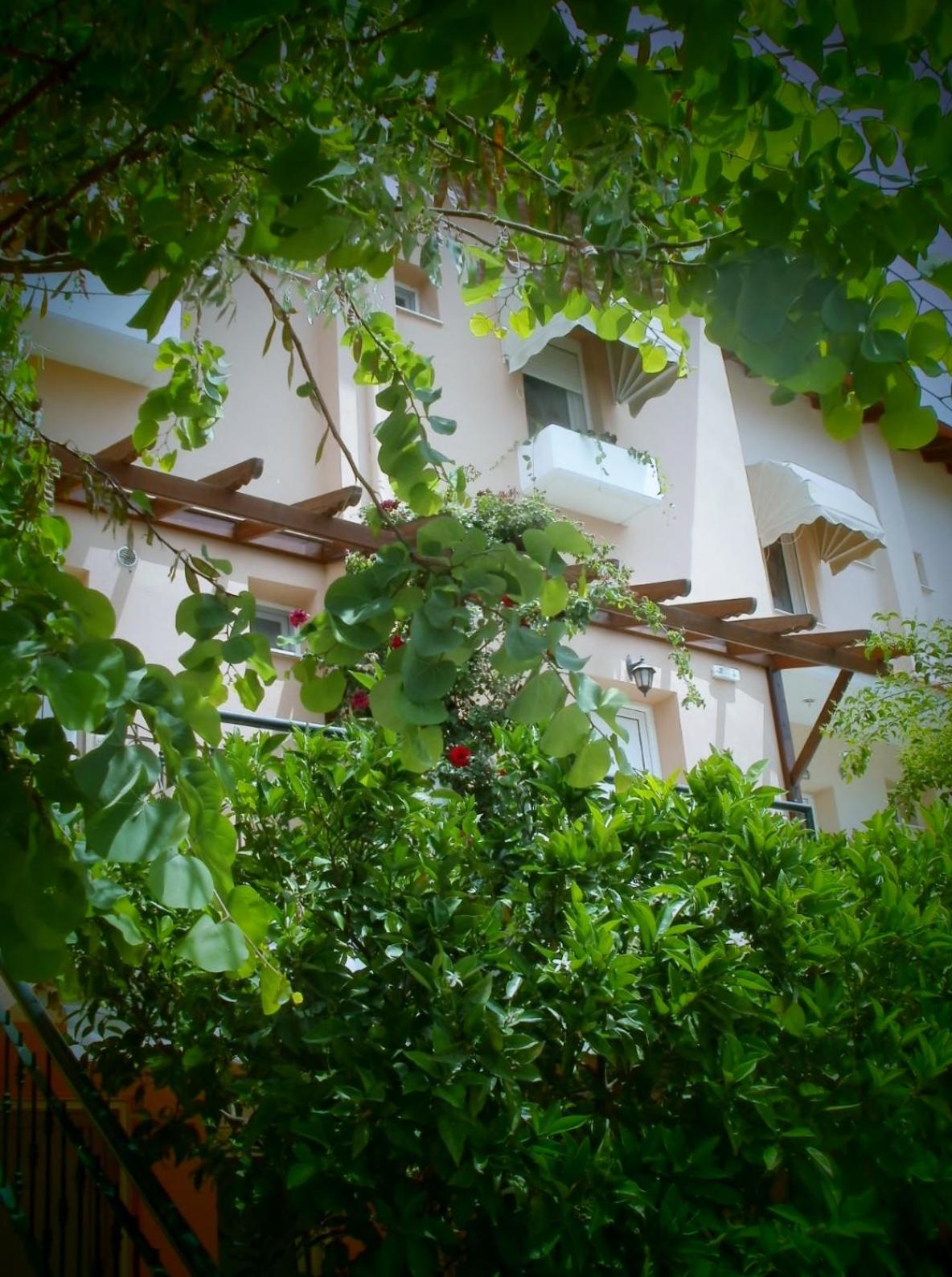 Phyllis Maisonettes