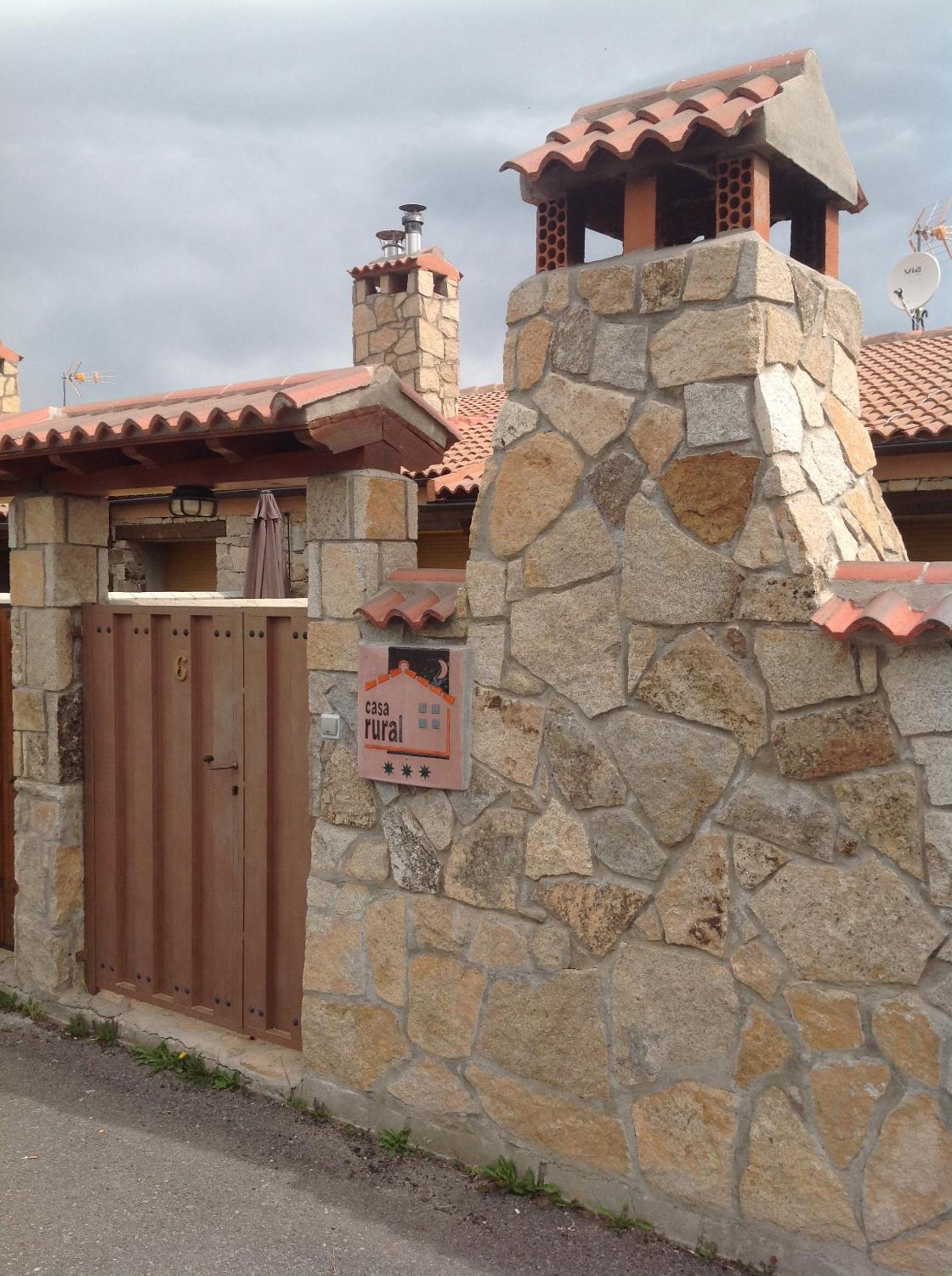 Casa Rural La Vega De Gredos view 2