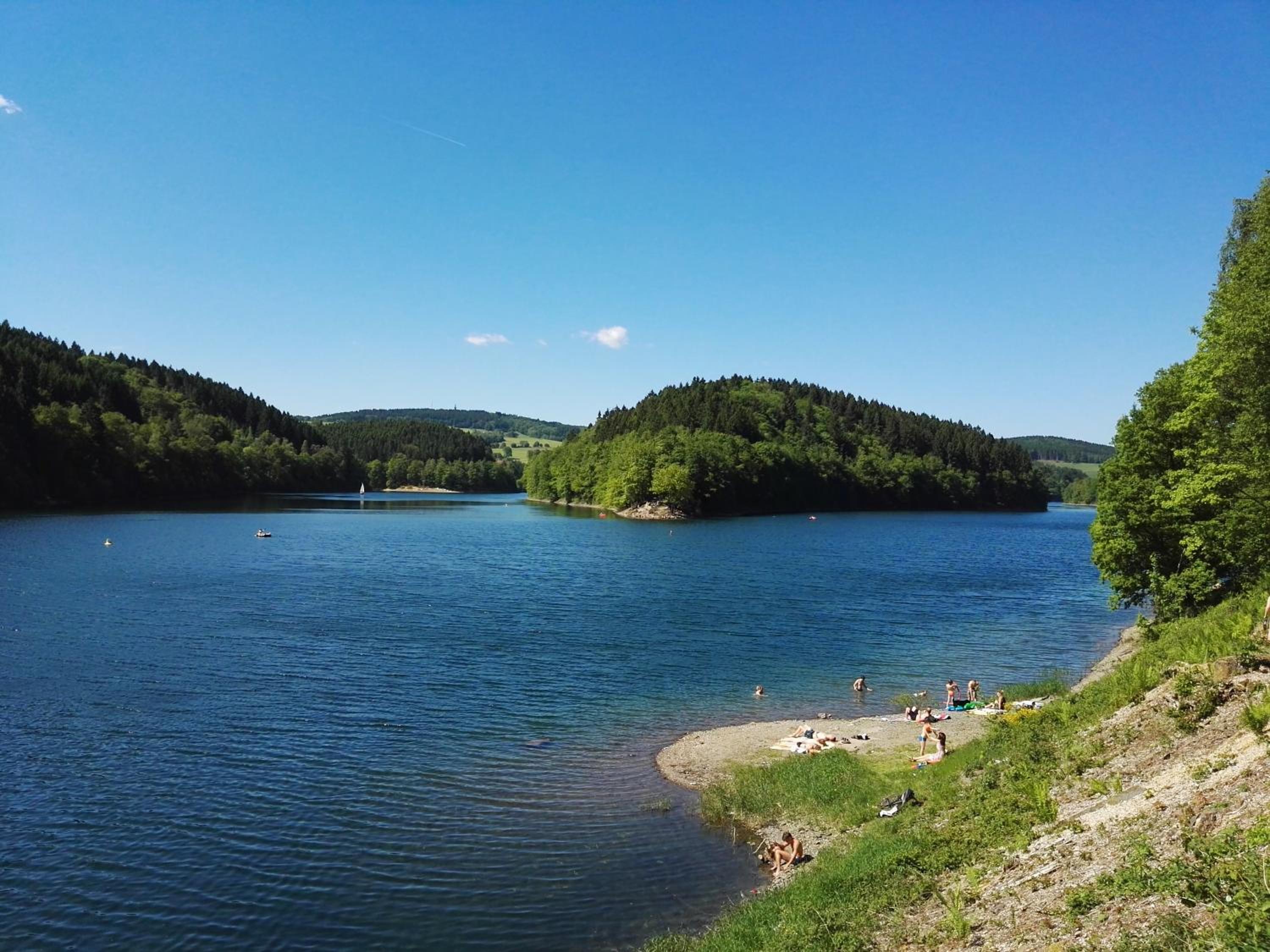 5 Ferienwohnungen nähe Badesee mit Bergblick