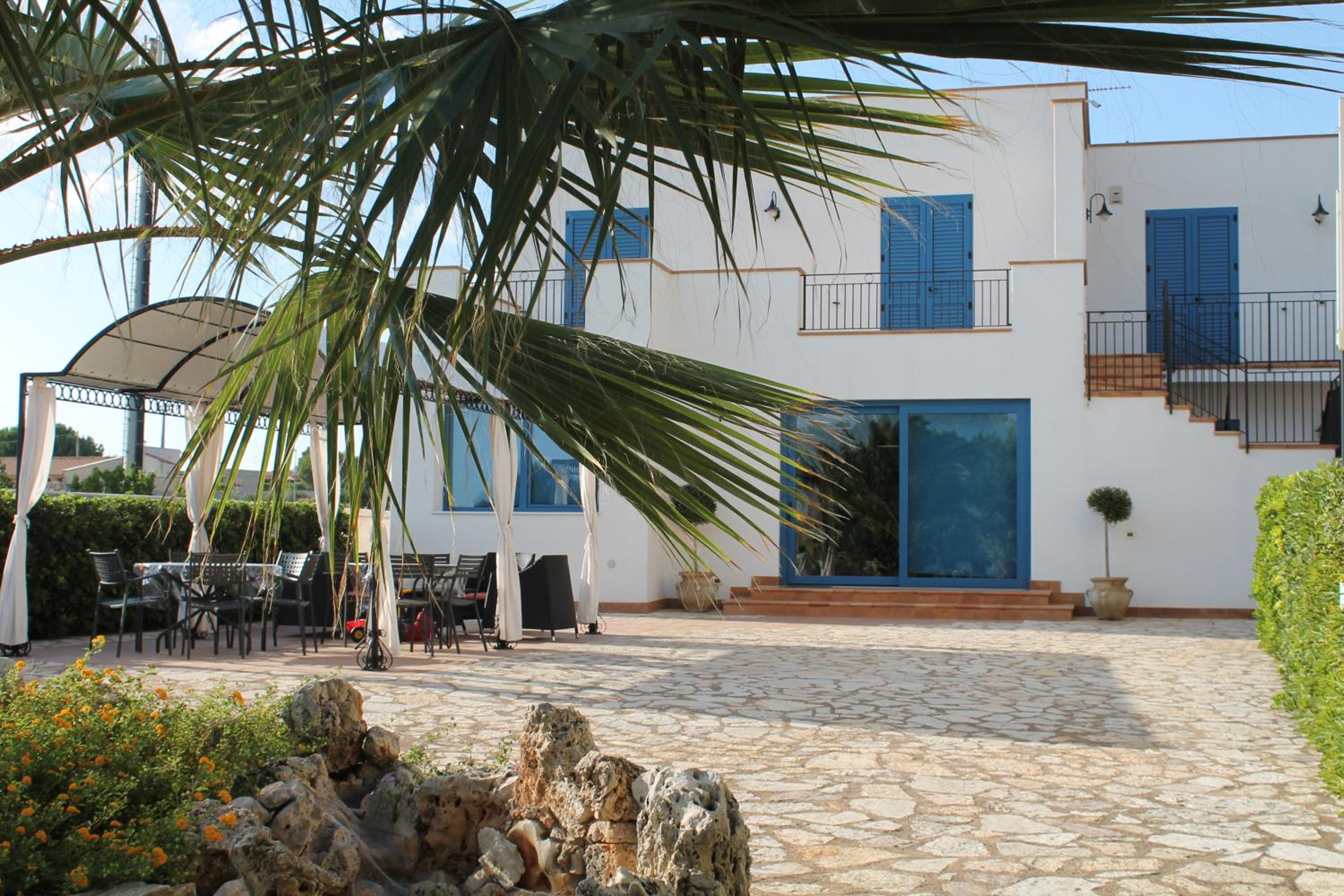 Case Selinuntine Apartments view 3