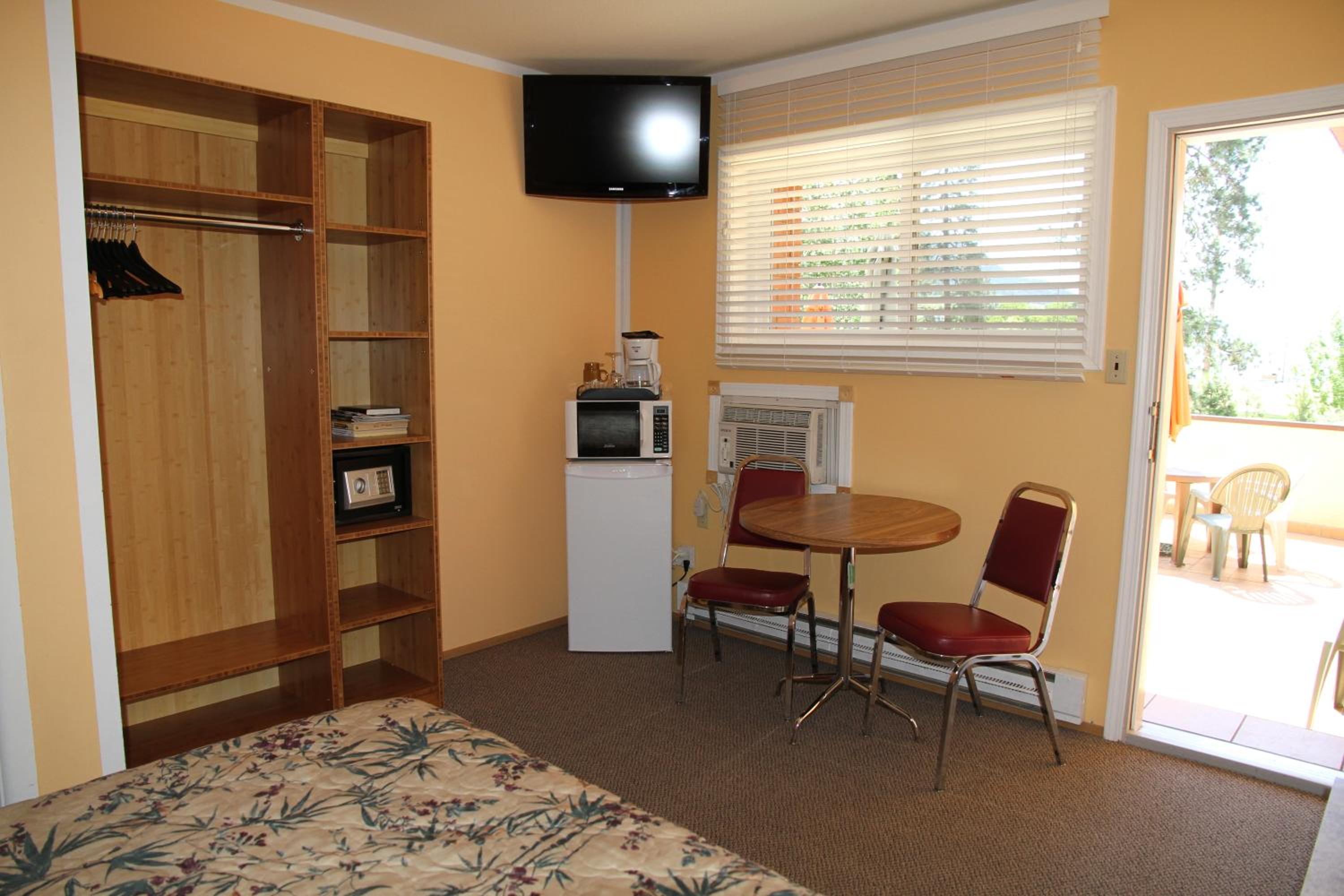 Waterfront Inn