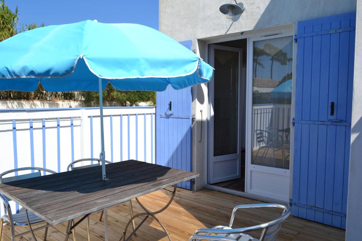 outdoor BBQ area