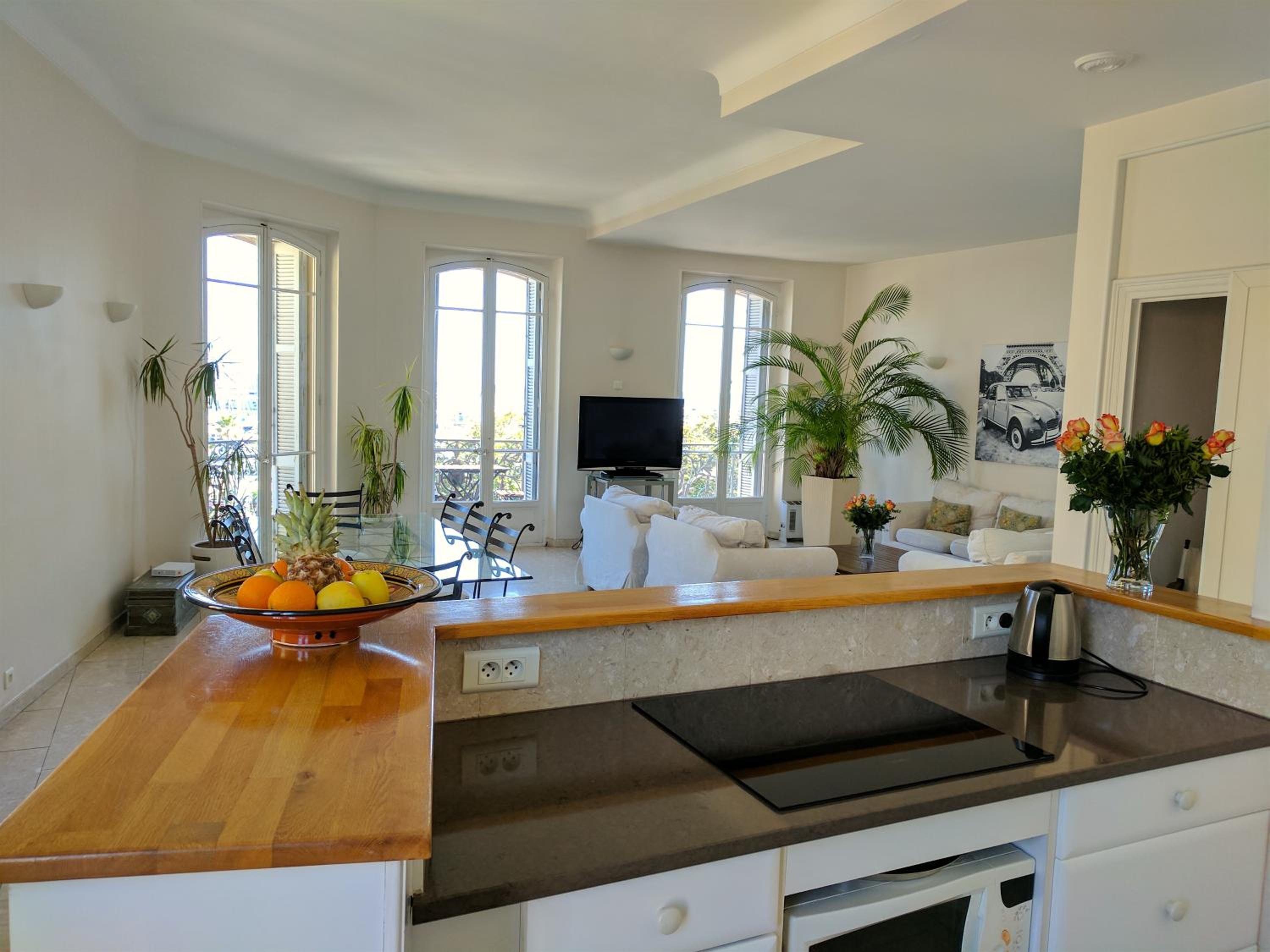 Citilet Louis Blanc 1,2,3 - Three gorgeous, open-plan apartments photo 5