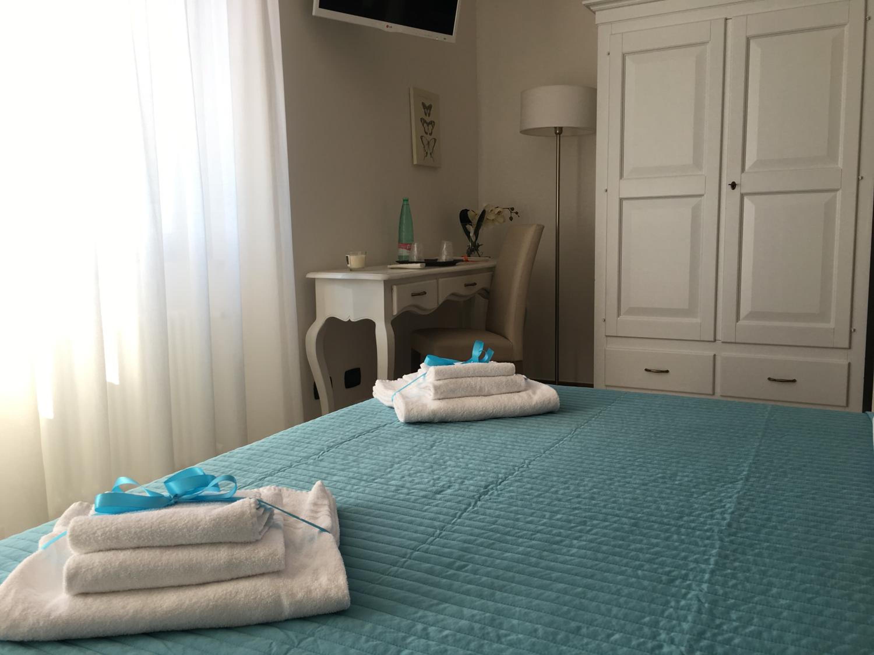 Il Casale degli Ulivi - Agriturismo - TENIMENTI LEONE