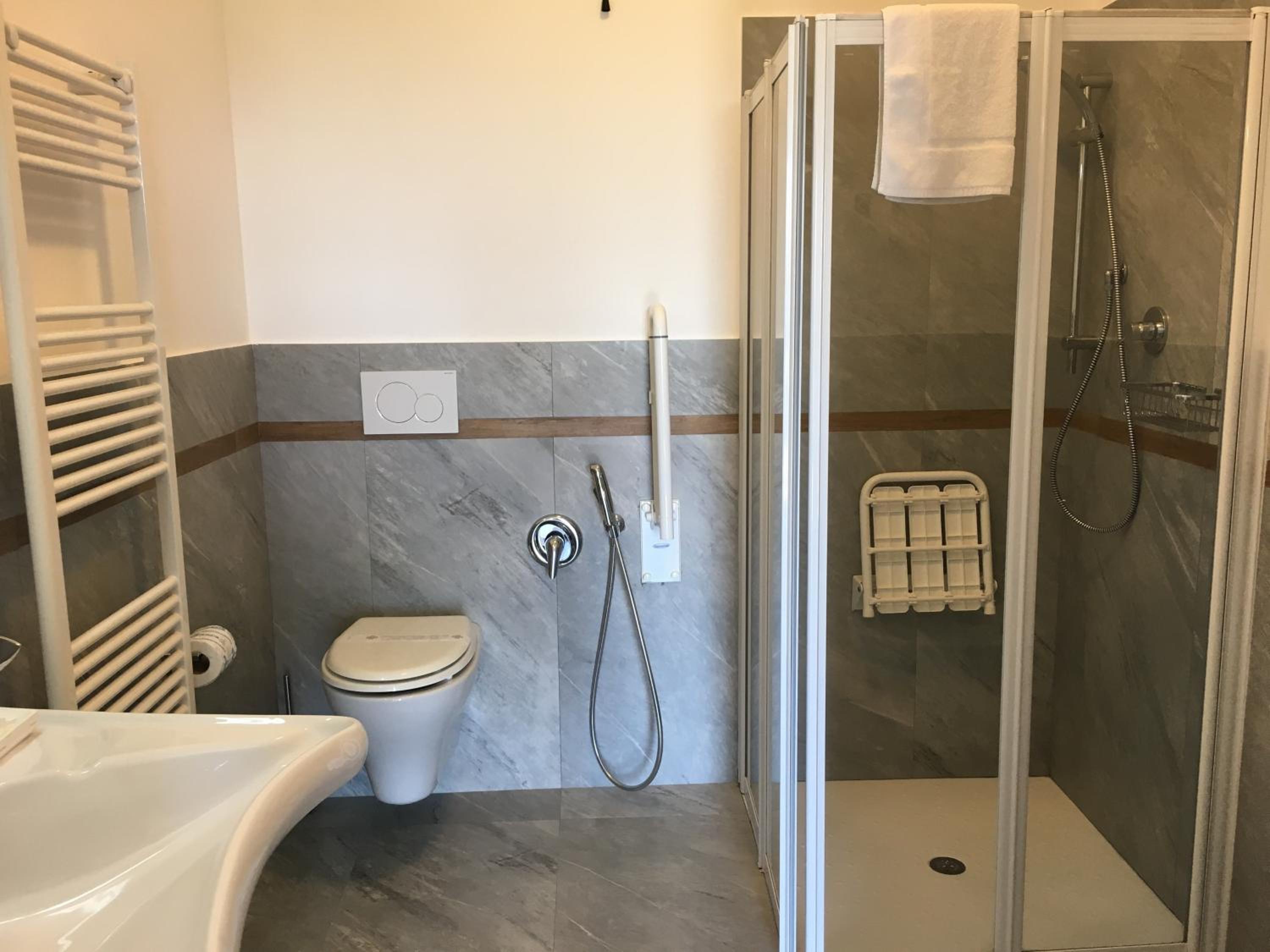 Il Casale degli Ulivi - Agriturismo - TENIMENTI LEONE