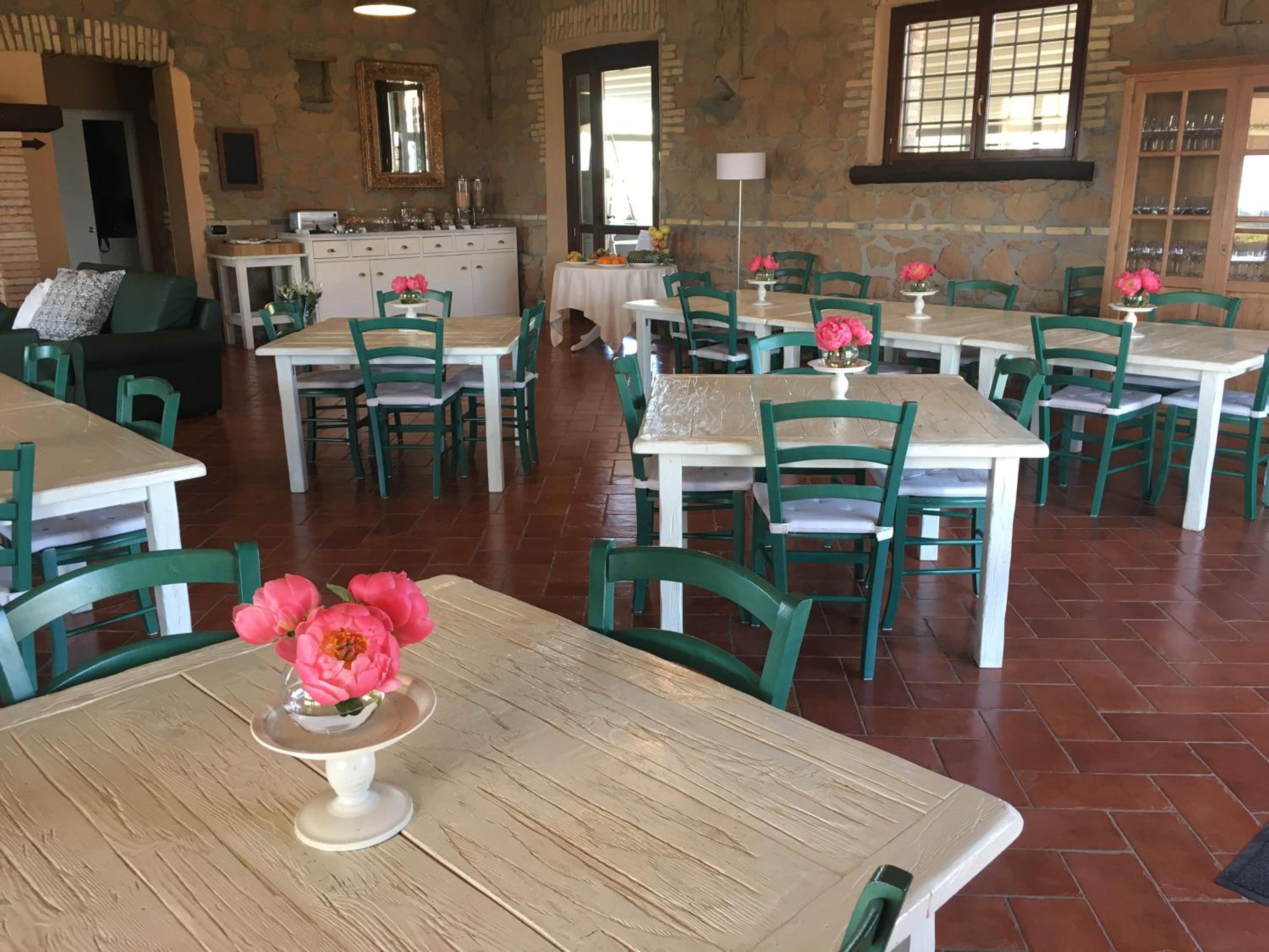 Il Casale degli Ulivi - Agriturismo - TENIMENTI LEONE