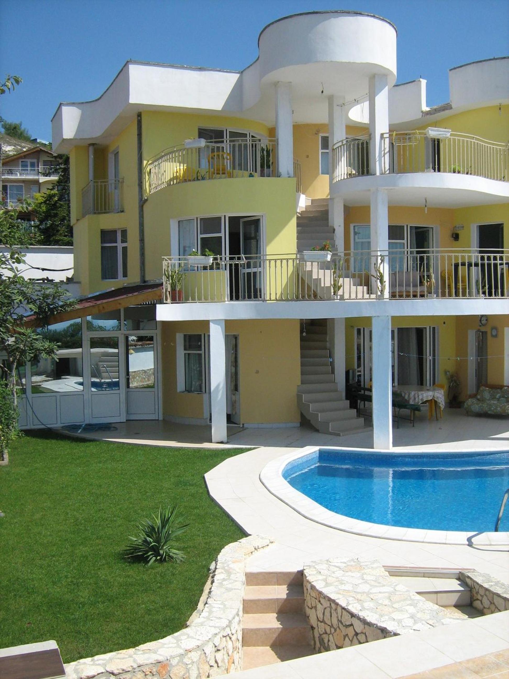 Eli Guest House