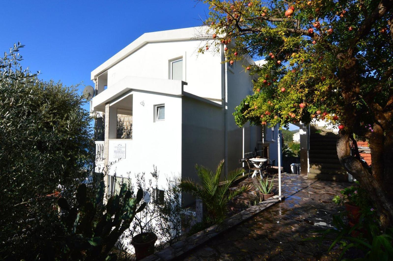 Apartmani Lukšić view 2