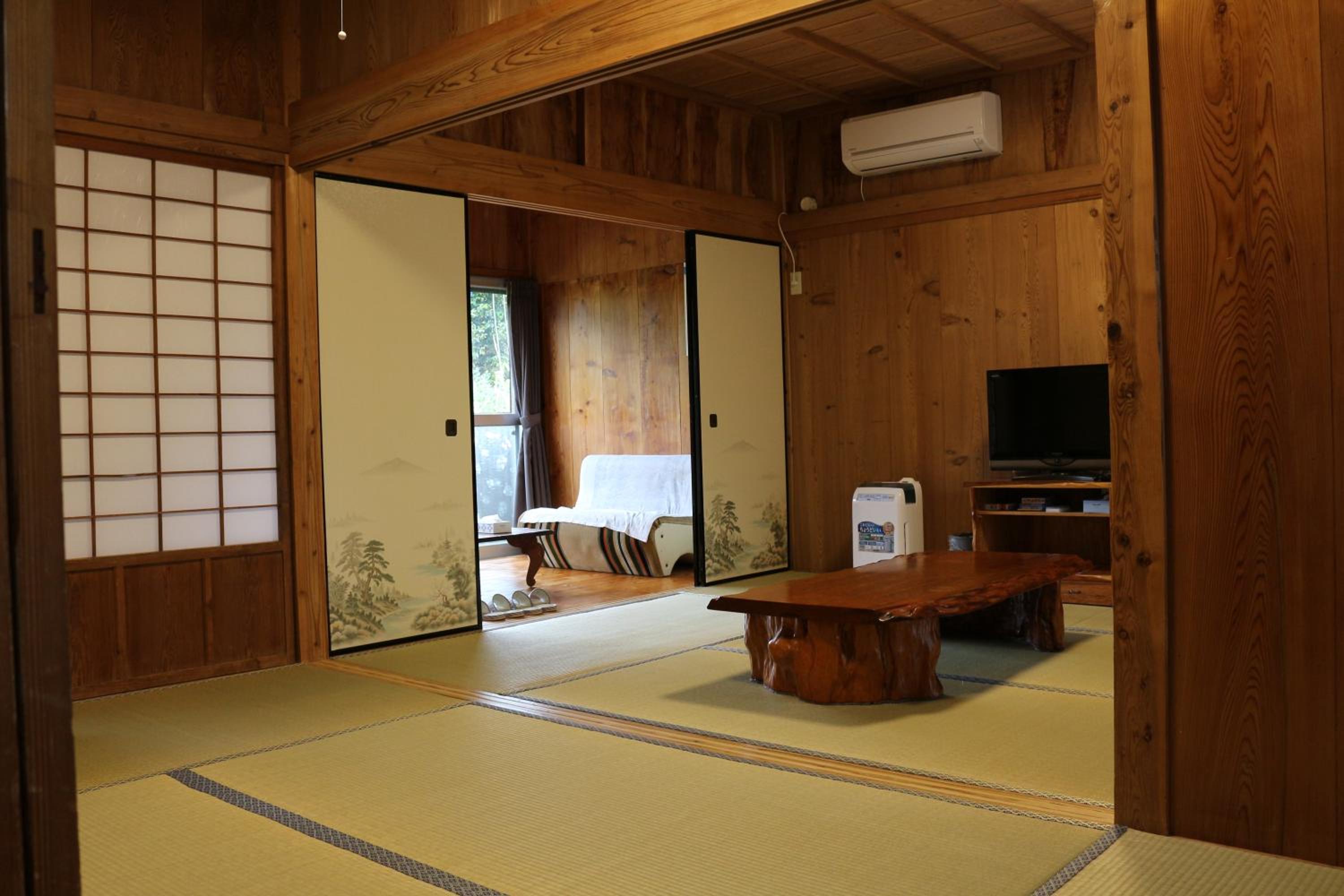 Cottage Yakusugi House