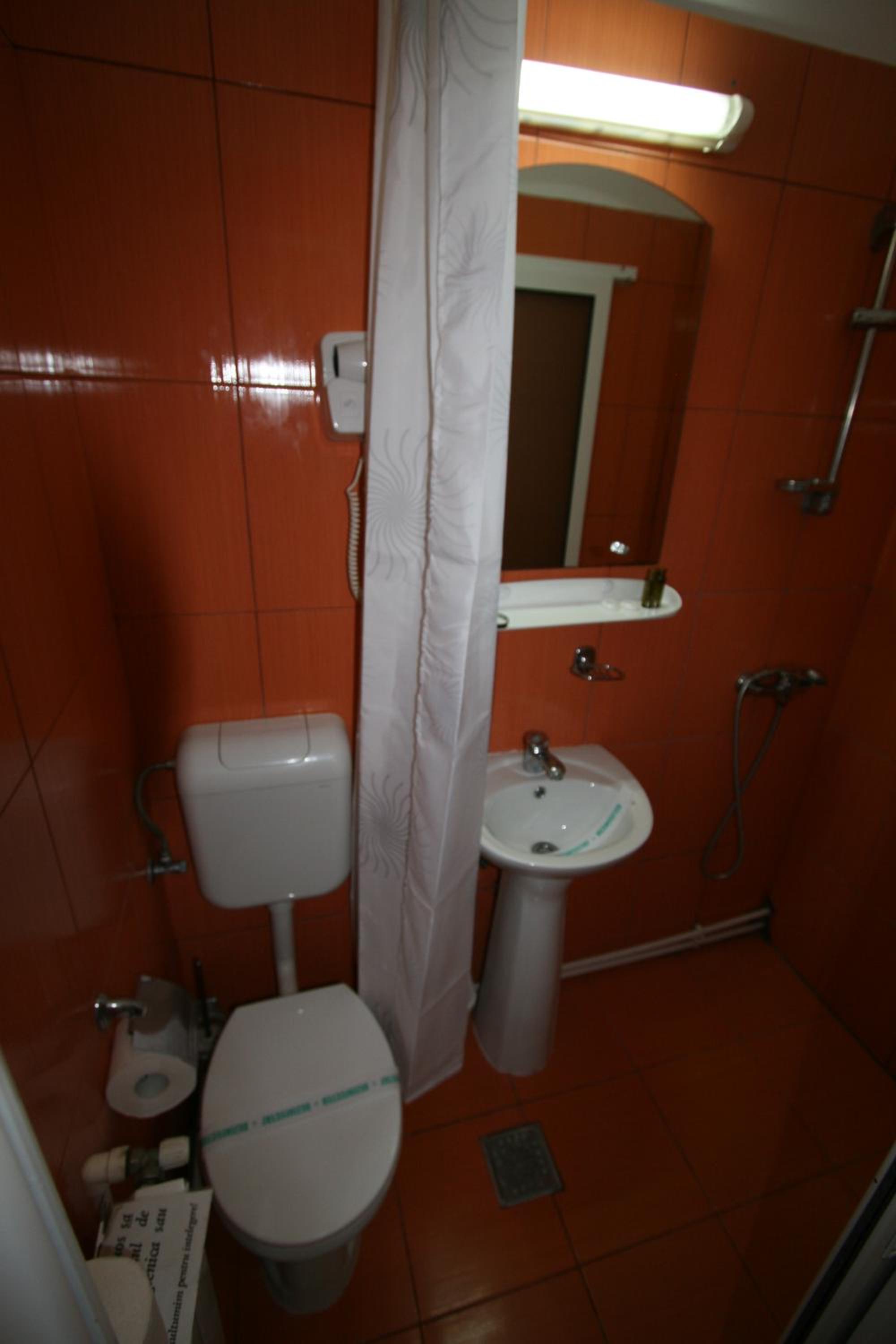 Hotel-Hostel Mignon Mamaia -private rooms with free parking