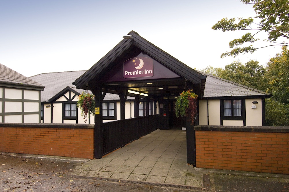 Premier Inn Manchester - Swinton, photo 4
