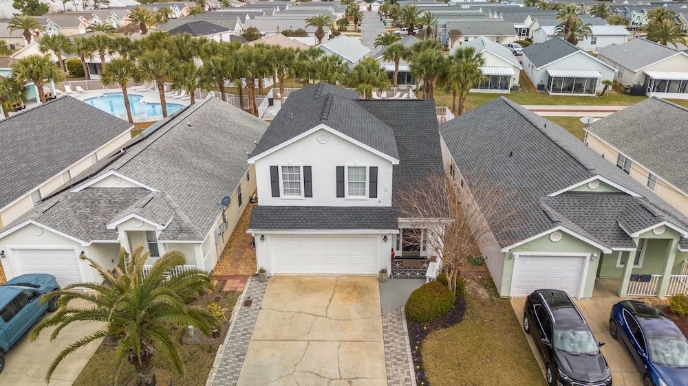 Beach House - Paradise Palace by PHG
