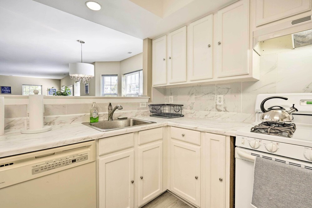 1 Mi to Beach & Casinos: Home in Atlantic City! view 4