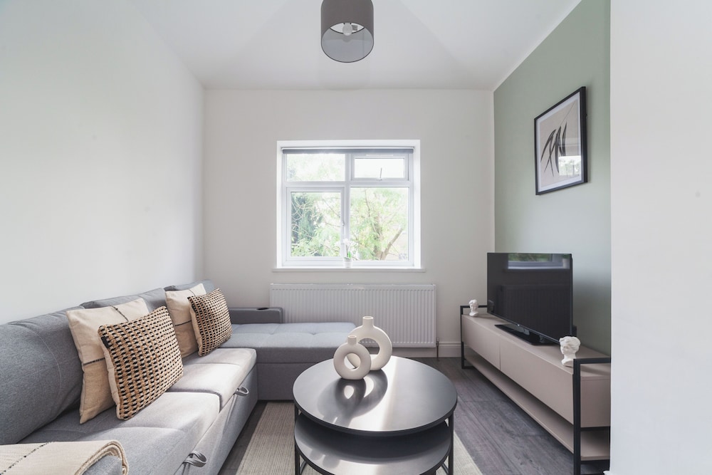 The Cricklewood Apartment