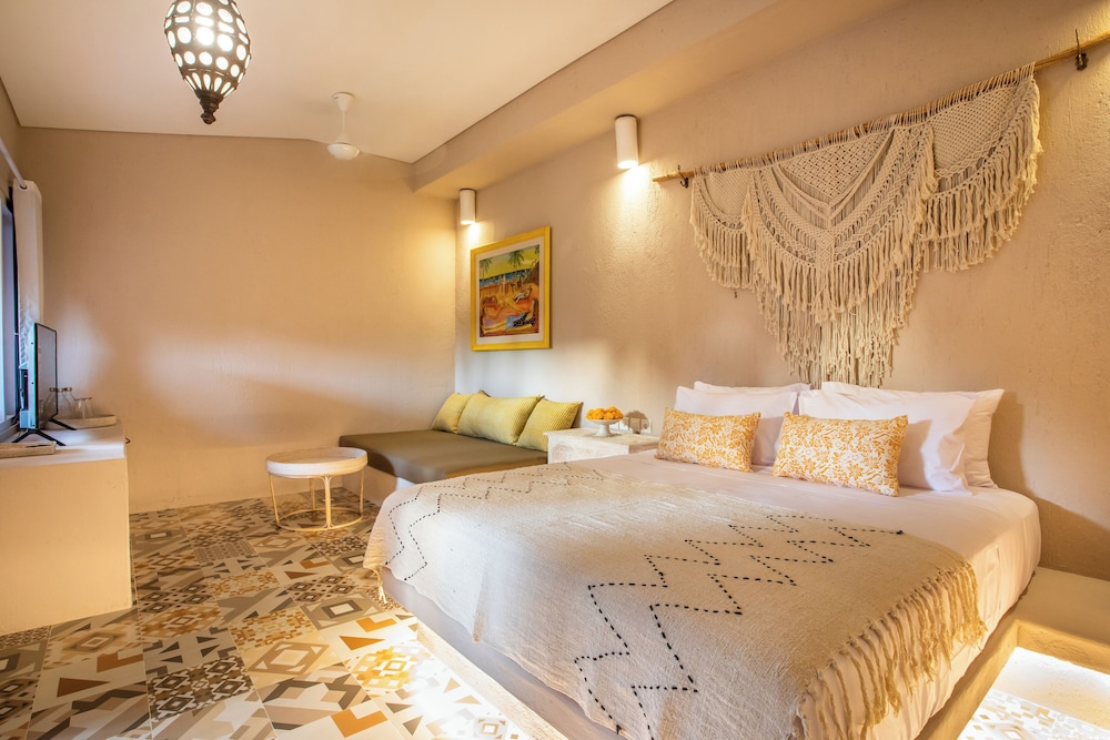 PinkPrivate Sanur - for Cool Adults Only