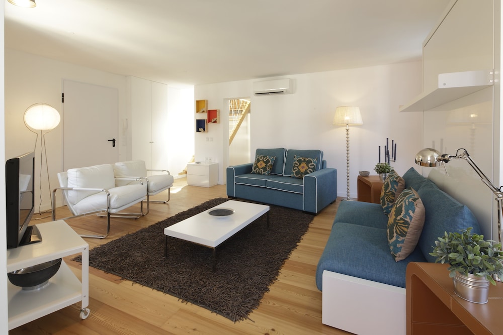 Bairro Alto Apartments by linc