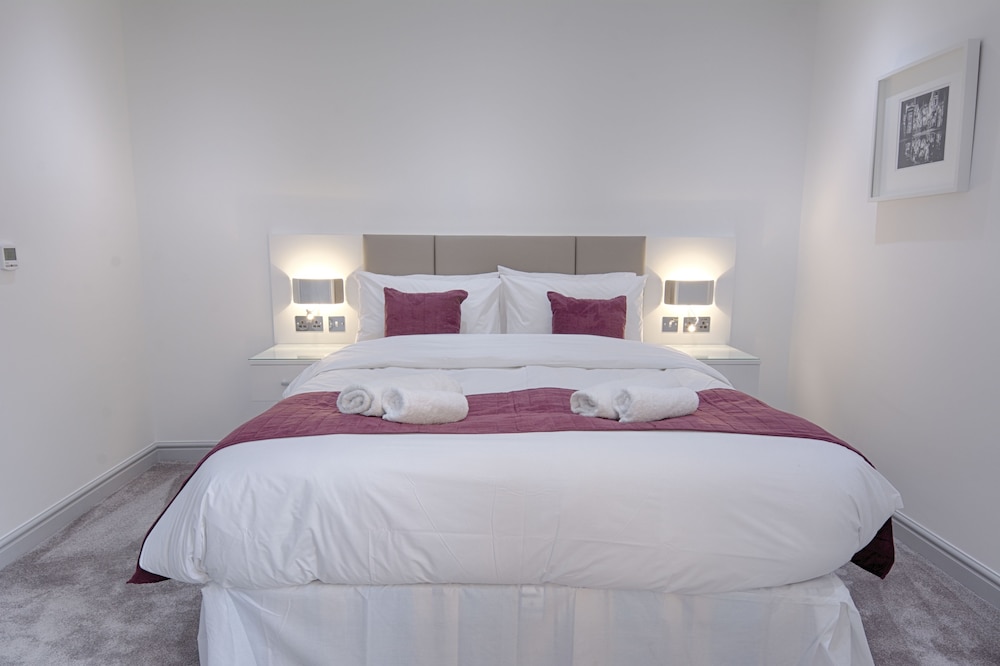 Roomspace Apartments -La Roka
