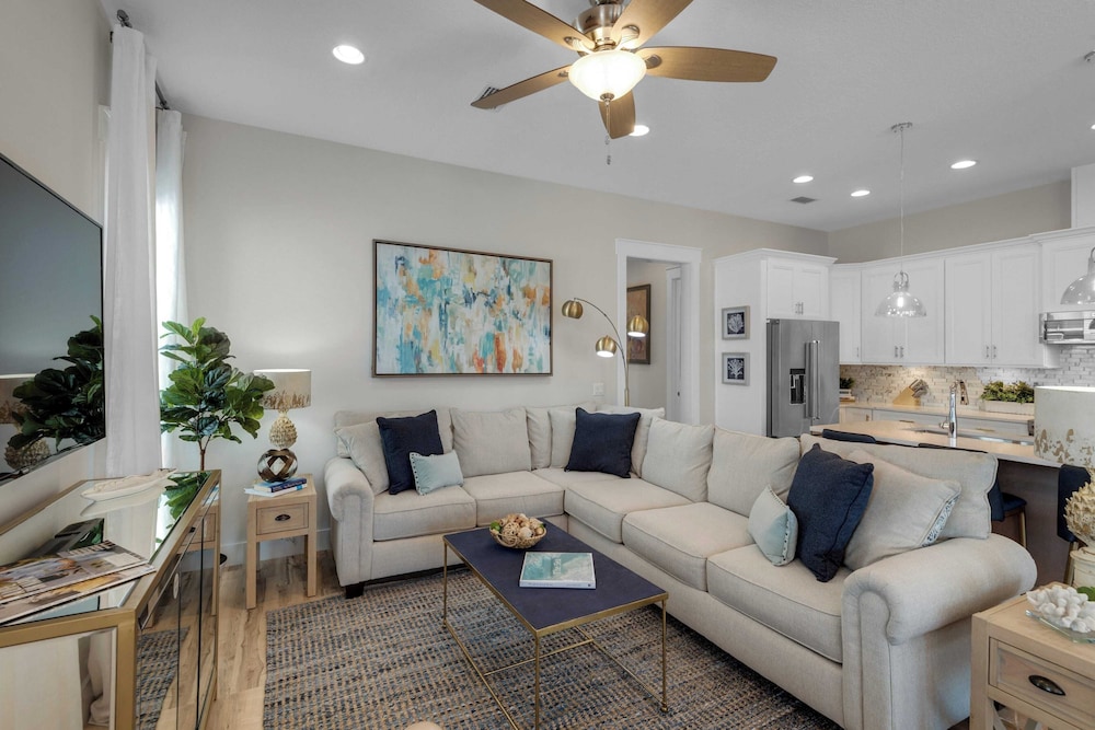 Pool, Patio & Outdoor Dining + Walk to Shore, Pier Park Sanctuary on Sands