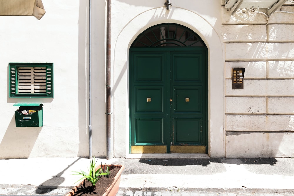 Monti Apartments