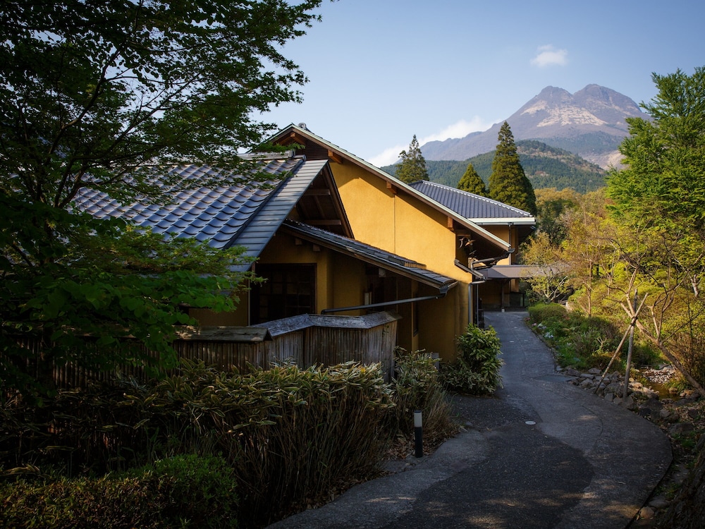 Yufuin Baien Garden Resort