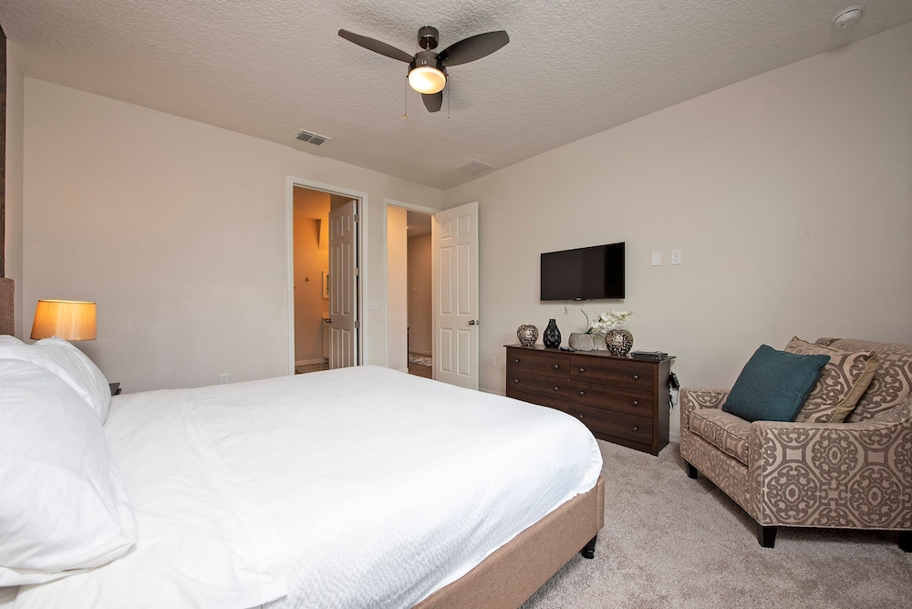 1799 Amazing 9Bd Near Disney