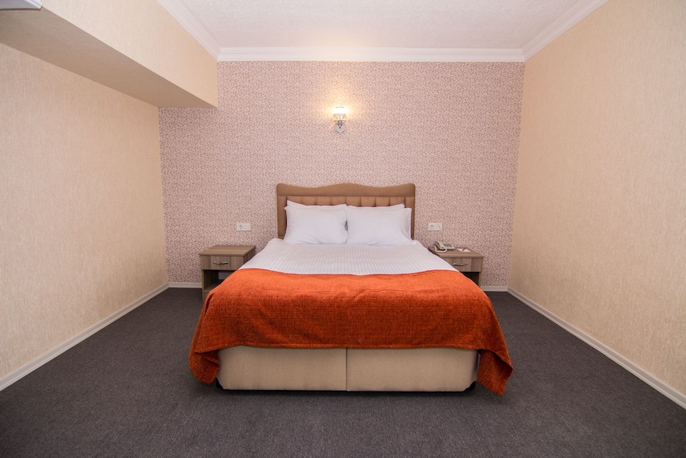 An Grand Otel - Image 36