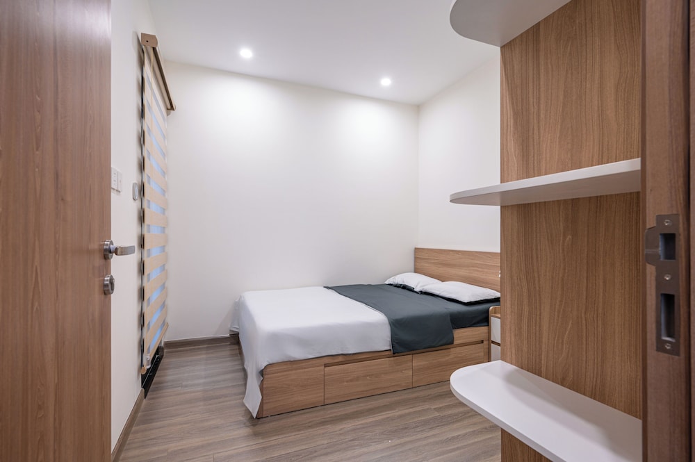 LA Nest 2BR WeeklyMonthly big deal GH2