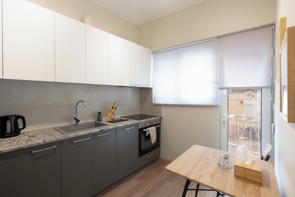 Classic Apartment in Piraeus, walk to Zeas Marina