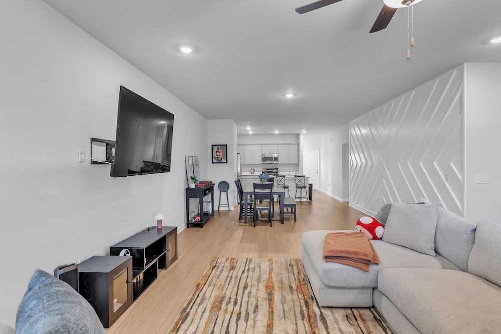 Modern Nest - Huntsville Hideaway 3 Bedroom Home