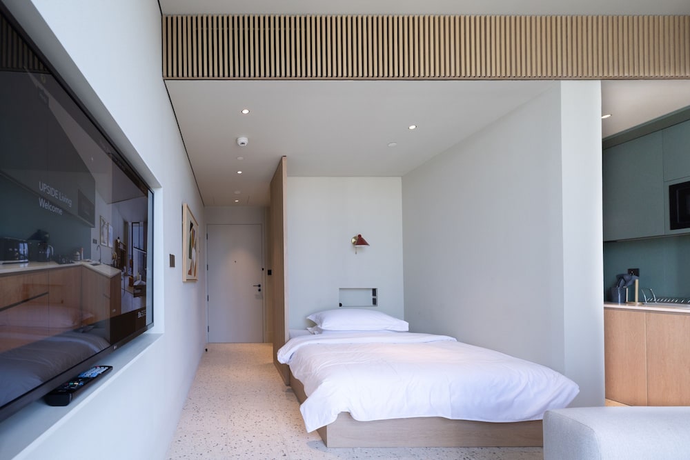 Modern Studio at Upside Living With Burj Views - Business Travelers