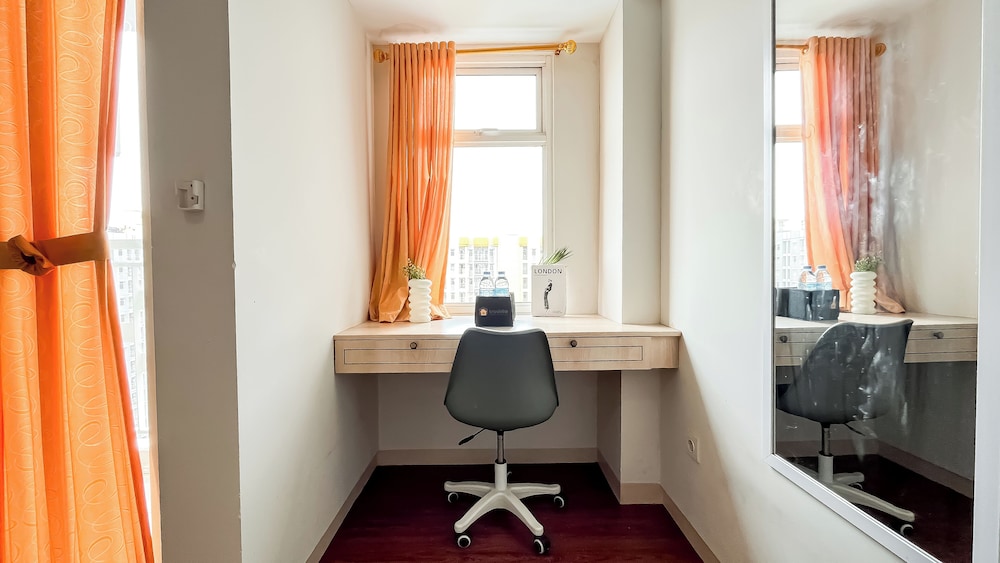 Cozy Studio Apartment Near Binus At Springlake Summarecon Bekasi