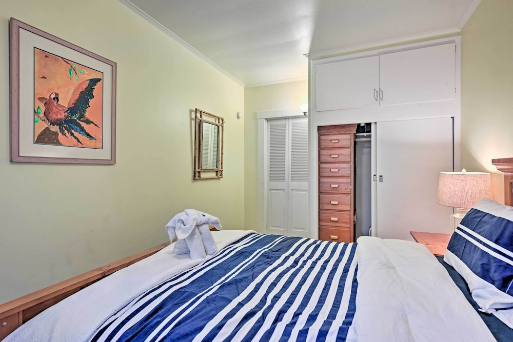 Steps to Avalon Bay: Sunny Catalina Island Home! view 5