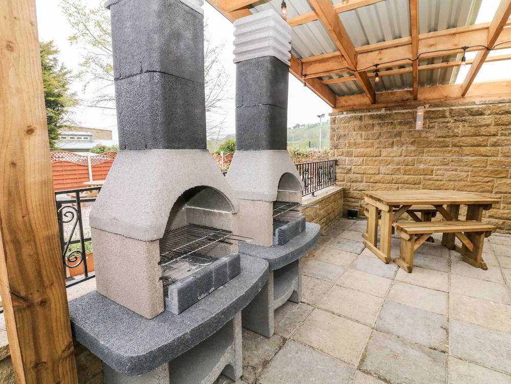 Hope Valley Vacations - Poacher's Arms - Property Image 26