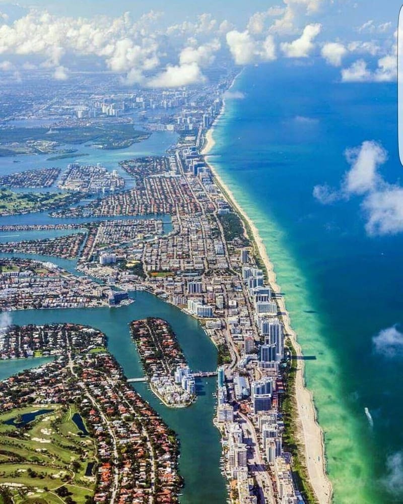 BEST DEAL! 2BR Modern Beachfront Ocean Drive WiFi