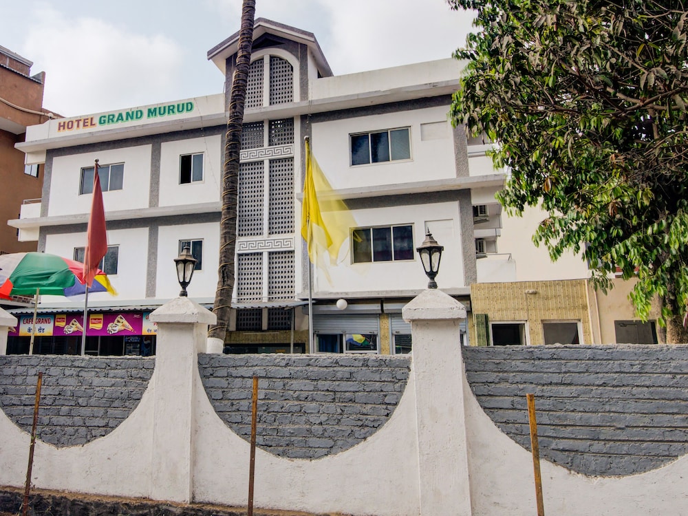 OYO 37339 Hotel Grand Murud view 4