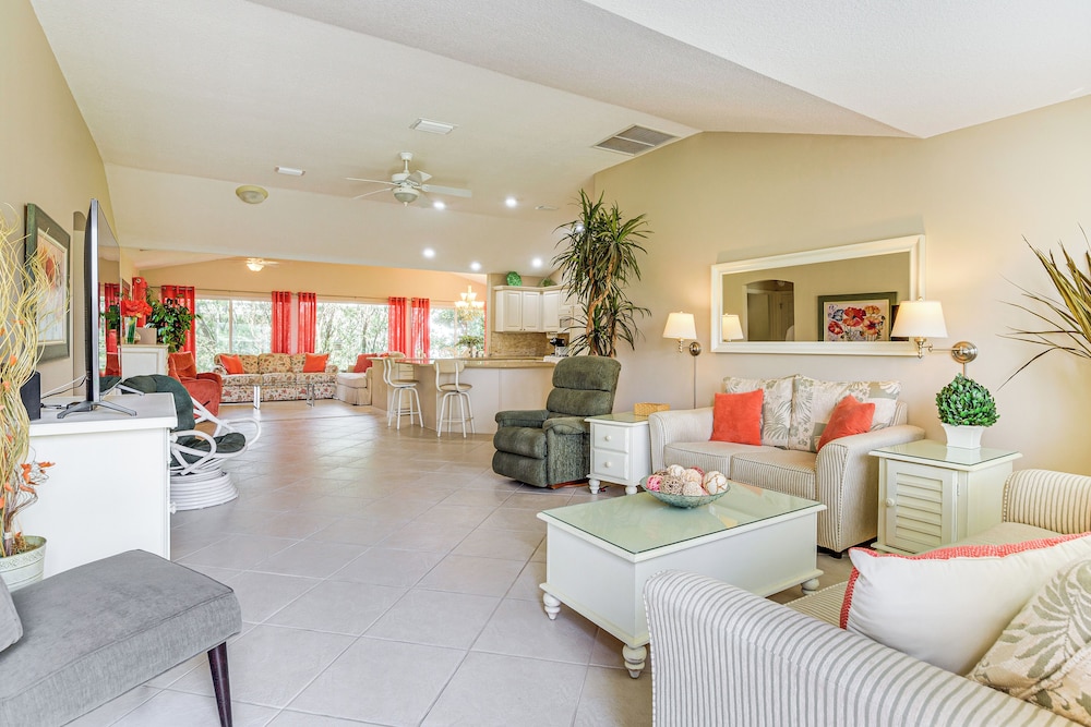 Single-story Home w/ Golf Cart in The Villages