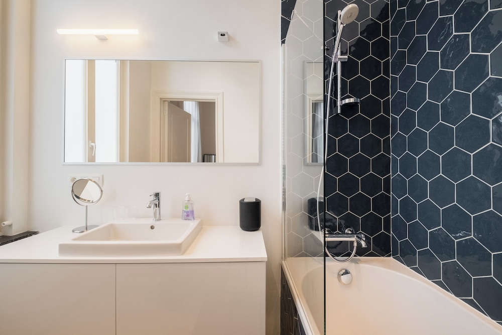 New Apartment Center of Trendy St Gille