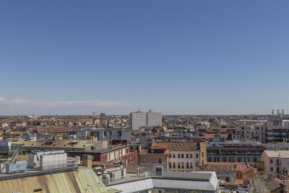 San Babila Central Tower by Rentopolis - High-end 1bdr with panoramic terrace overlooking Duomo