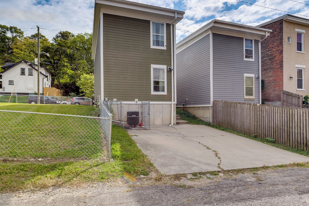 Queen City Charm Near University & Hospitals!