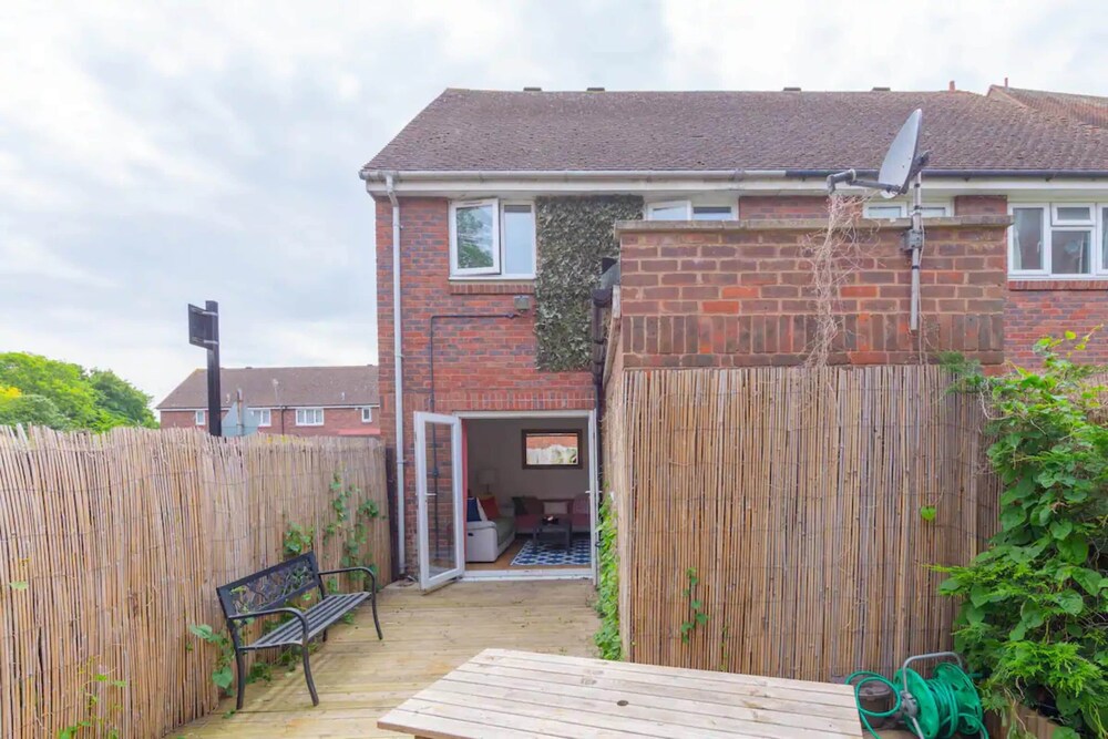 Bright 3 Bedroom House With Terrace, 16 Mins to Big Ben