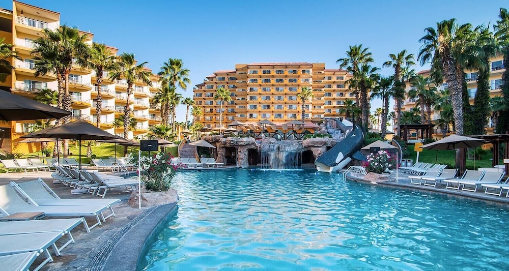 Deluxe Condo at Villa Del Palmar