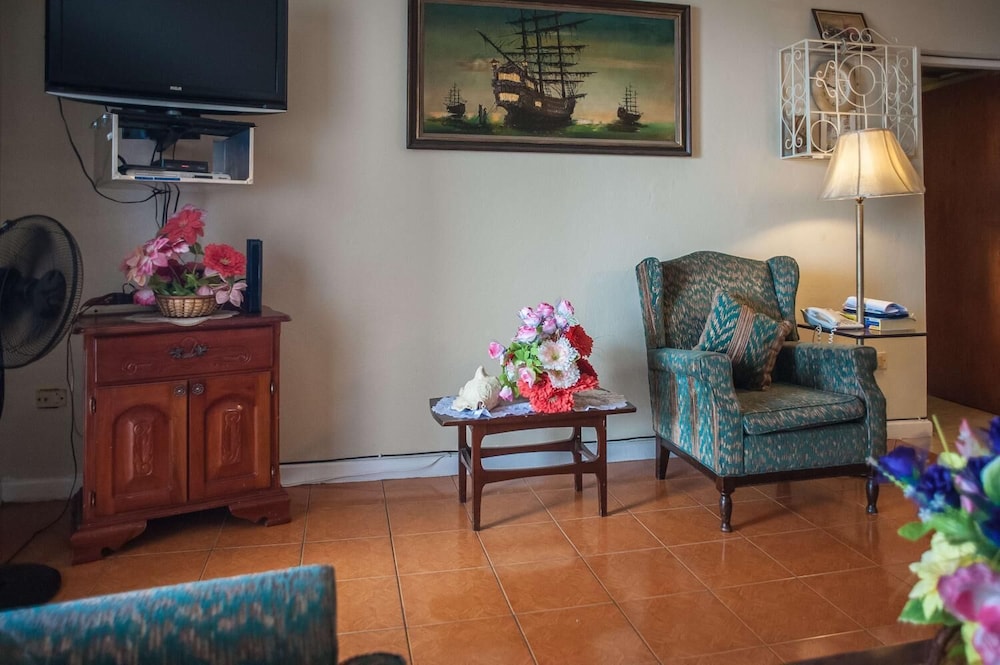 Ocean View Suit-Montego Bay Club Resort