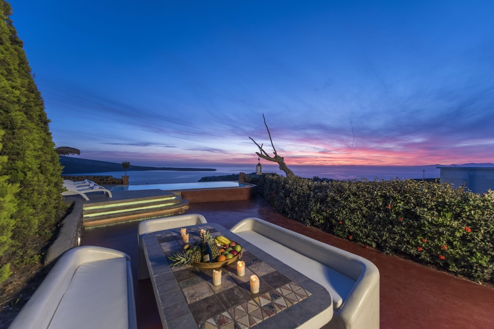 Oia Sunset Villas