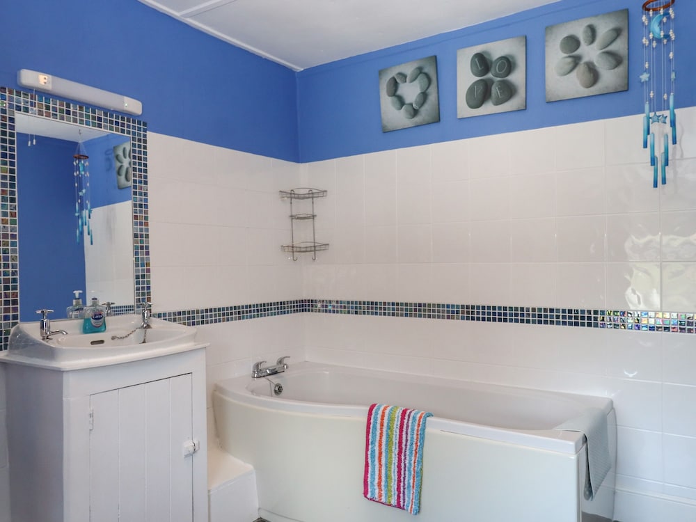 Waytown Cottage