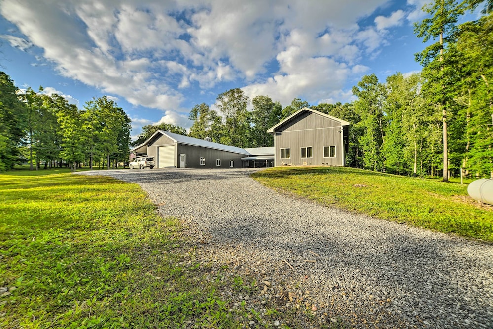 Family Leatherwood Resort Cabin w/ Fire Pit! view 2
